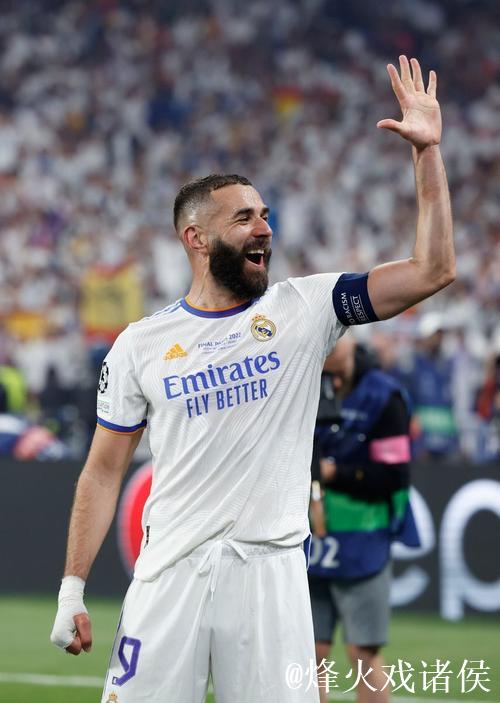 本泽马或放弃沙特天价年薪，自由身引多队争夺